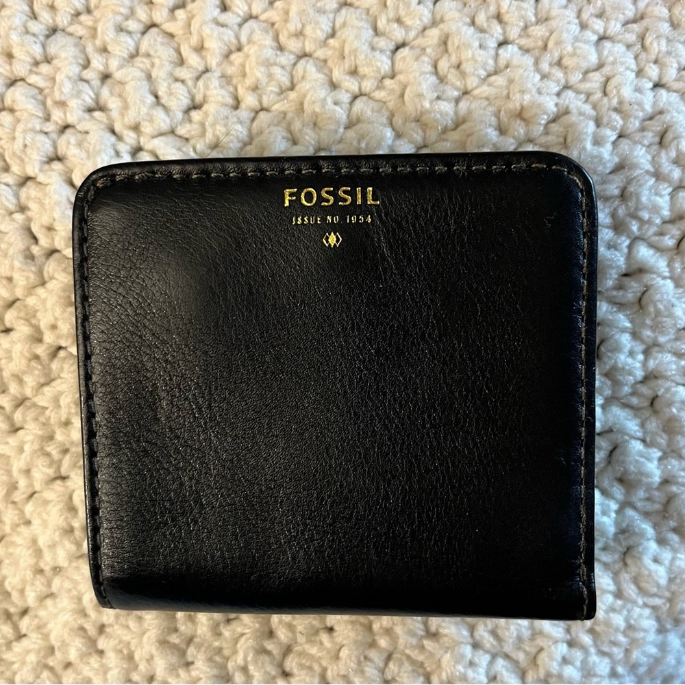 2 Wallets! Nordstrom leather Continental and Fossil Minimal Wallet - Picture 6 of 9
